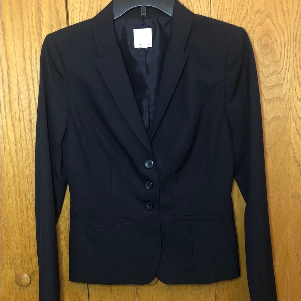 Halogen Blue Women's Dark Blue Blazer with Three-Button Front Size 2